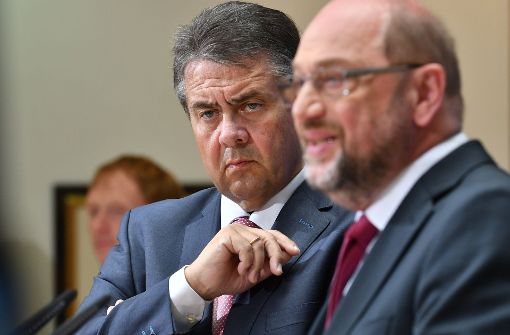 Bundesaußenminister Sigmar Gabriel (links) erlebt zurzeit ein Umfragehoch. Foto: dpa