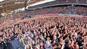 45 000 Konzertbesucher feierten die australische Rockband AC/DC in der Leipziger Red Bull-Arena. Foto: dpa-Zentralbild