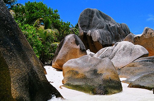 Die Insel La Digue lockt mit Granitfelsen und Traumstränden. Foto: Eichmüller
