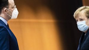 Die Bundeskanzlerin und der Bundesgesundheitsminister haben sich dazu geäußert, wie es in Sachen Corona-Impfung weitergehen soll (Archivbild). Foto: imago images/photothek/Florian Gaertner