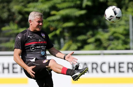 Trägt die Verantwortung im Trainer-Trio, das die VfB-Mannschaft übergangsweise betreut: Ex-Bundesligaprofi Olaf Janßen Foto: Baumann