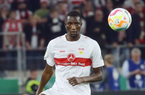 Serhou Guirassy bleibt für den VfB Stuttgart am Ball. Der Stürmer hat einen neuen Vertrag unterschrieben. Foto: Baumann/Hansjürgen Britsch