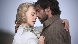 Hugh Jackman und Nicole Kidman verliebt im und ins Outback. Foto: Disney