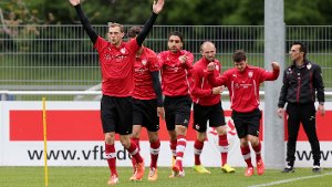 Bilder vom Dienstagsvormittags-Training des VfB Stuttgart gibt es hier - klicken Sie sich durch! Foto: Pressefoto Baumann