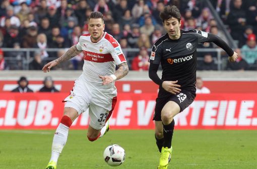 VfB-Stürmer Daniel Ginczek (links) kam im Spiel gegen Sandhausen in der 65. Minute auf den Platz. Foto: Pressefoto Baumann
