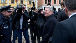 Gauck beschimpft und ausgebuht
