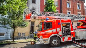 Einsatz für die Feuerwehr - in einem Stundenhotel in Stuttgart-Süd ist am Dienstag ein Feuer ausgebrochen.  Foto: www.7aktuell.de | Simon Adomat