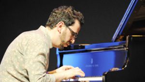 Der Jazzpianist Omer Klein bei einem Konzert Foto: mago/Sven Thielmann