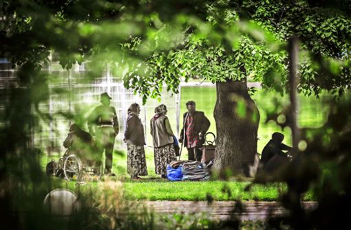 Immer wieder übernachten Roma-Familien im Freien, unter anderem im Schlossgarten. Foto: Lichtgut/Max Kovalenko
