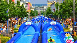 100 Meter Badespaß: Vom 8. bis 10. September ist „City Slide“ in Stuttgart. Foto: Bruno Riedel/City Slide