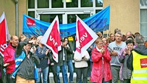 Als Rationalisierungsopfer verstehen sich die Göppinger Beschäftigten des Serviceunternehmens VCS, die sich gegen die Schließung ihrer Niederlassung stemmen Foto: Horst Rudel