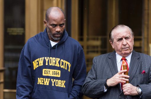 Dem Rapper DMX (links, mit seinem Anwalt Murray Richman) drohen bei einer Verurteilung bis zu 44 Jahre Haft. Foto: AFP