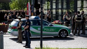 Die Polizei München bangt um das Leben einer Kollegin. Foto: dpa
