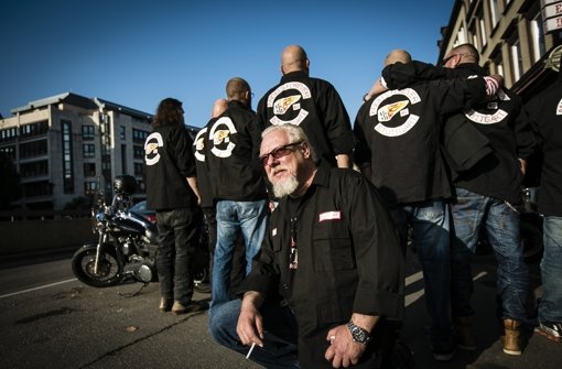 Die Stuttgarter Hells Angels mit dem Protestlogo Foto: Lichtgut/Leif Piechowski