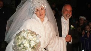Vor 30 Jahren: Céline Dion musste wegen Hochzeits-Diadem ins Krankenhaus