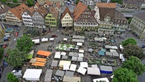 Nun vertreibt auch das Bürgerfest  die Händler vom  Marktplatz. Foto: Horst Rudel