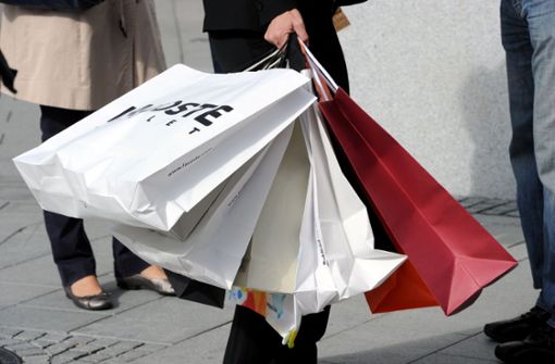 Nur langsam entwickelt sich wieder eine Kauflust bei den Verbrauchern. Foto: dpa/Carsten Rehder