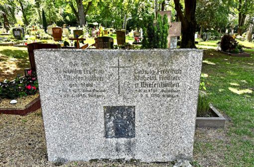 Der verwitterte Grabstein der von Wiesenhüttens auf dem Fangelsbachfriedhof. Foto: /jse