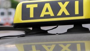 Männer wollen Fahrt nicht bezahlen – Taxifahrer geschlagen