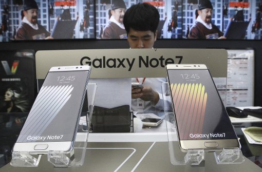 Samsung setzt laut Medienberichten die Produktion des Galaxy Note 7 aus. Mehrere Geräte waren in Brand geraten. Foto: AP