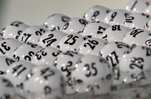 Gleich zweimal hat ein britisches Ehepaar beim Lotto gewonnen. Foto: dpa