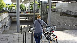 Ein Lichtkünstler will die Bahnhofsunterführung in Leinfelden in neuem Licht erscheinen lassen. Foto: Natalie Kanter