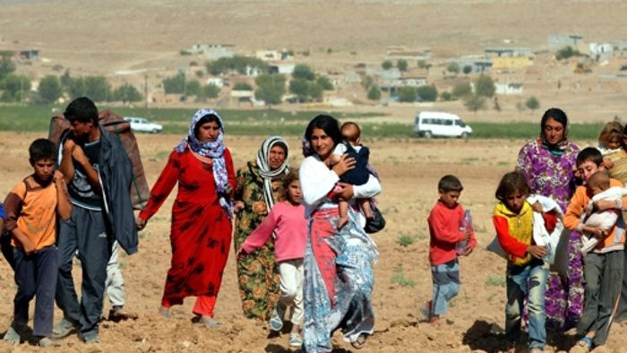 Zehntausende Kurden erreichen Türkei