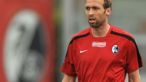 Andreas Hinkel hat einen neuen Arbeitgeber: Er kickt künftig beim SC Freiburg. Foto: dpa