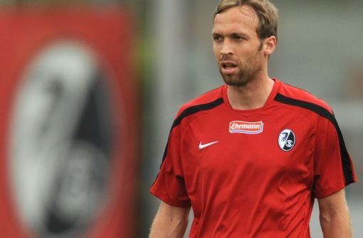 Andreas Hinkel hat einen neuen Arbeitgeber: Er kickt künftig beim SC Freiburg. Foto: dpa