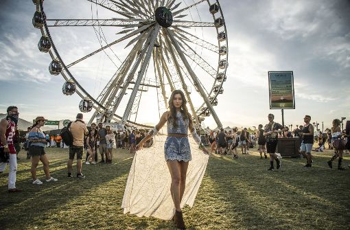 Neben den Festivalbesuchern lassen sich auch immer mehr Stars beim Coachella ablichten – nur um ihre Outfits erfolgreich in den Sozialen Medien zu promoten. Der Preis für ein Festival-Bild ist hoch: Tickets kosten mehrere hundert Euro. Foto: dpa
