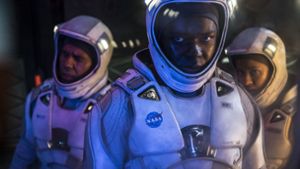 Das Personal der Raumstation in „The Cloverfield Paradox“ hat entschieden mehr Probleme als Lösungen: von links John Ortiz, David Oyelowo und Gugu Mbatha-Raw. Foto: Scott Garfield/Netflix