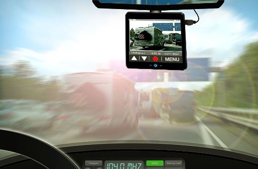 Beim autonomen Fahren gilt die Regel „Übung macht den Meister“. Diese Übung können sich Computer nun durch Simulation selbst beibringen. Foto: fotohansel / Adobe Stock