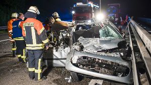 Nach einem Unfall auf der A81 bei Herrenberg kann eine junge Frau nur noch tot geborgen werden. Foto: www.7aktuell.de | Oskar Eyb