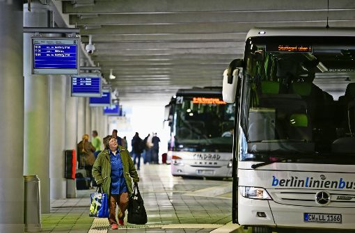 Vom Fernbusbahnhof aus geht es für viele Balkanflüchtlinge zurück in die Heimat. Foto: Lichtgut/Leif Piechowski