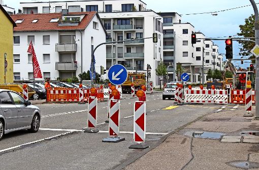 Weil neue Kabel verlegt werden, ist die Vaihinger Straße eine Baustelle. Foto: Jacqueline Fritsch