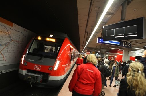Die Bahn soll weitere zehn S-Bahn-Züge des Modells ET 430 kaufen, kann mit Hersteller Bombardier aber keine Einigkeit über die Modalitäten erzielen Foto: Jan Reich