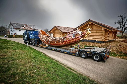 Das neue Piratenschiff ist vermutlich nach Ostern abfahrbereit, in den Blockhütten kann ab Juni übernachtet werden. Foto: Stoppel