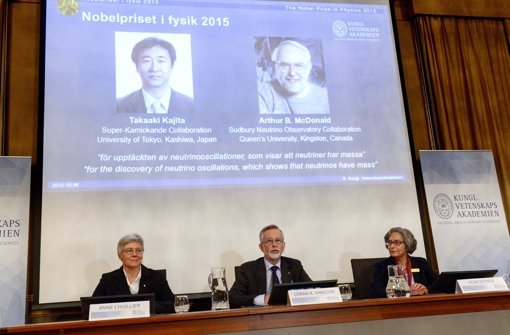 Die Teilchenforscher Takaaki Kajita aus Japan und Arthur McDonald aus Kanada sind mit dem Physik-Nobelpreis ausgezeichnet worden. Foto: TT NEWS AGENCY