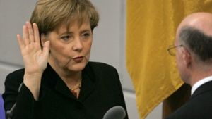 Vor zehn Jahren hat Angela Merkel zum ersten Mal den Eid für das Kanzleramt abgelegt. Foto: dpa