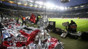 Eintracht-Fans bauen Choreo vor Europapokal-Spiel ab