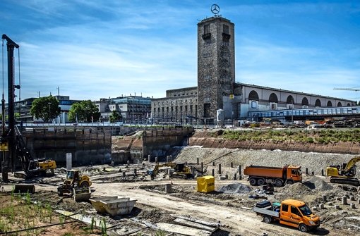 Im Schlossgarten laufen die Arbeiten für das erste Bahnhofssegment Im September soll die Bodenplatte betoniert werden Foto: Lichtgut/Max Kovalenko
