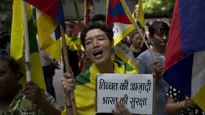 Tibetaner im Exil protestierten Anfang August in Indien für eine Initiative, die nun verabschiedet wurde: China und Indien haben eine Truppenentflechtung in einem umstrittenen Himalaya-Gebiet vereinbart, um die wochenlangen Spannungen dort zu beseitigen Foto: AP