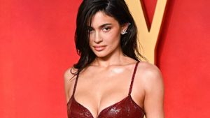 Am Montag trug Kylie Jenner bei der Oscar-Party noch deutlich mehr Stoff am Körper. Foto: imago/PA Images