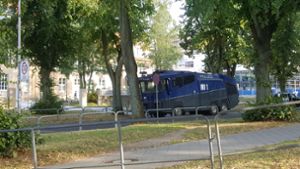 Liveblog: Polizeihubschrauber und Wasserwerfer im Einsatz