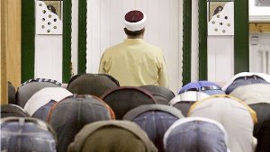 Muslime beten in Stuttgart – nun wird nach einem Bauplatz für eine repräsentative Moschee in Zentrumsnähe gesucht Foto: dpa