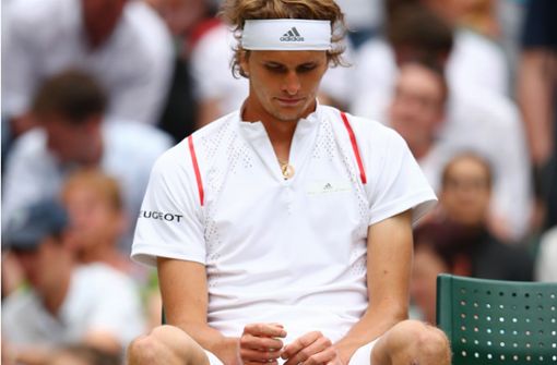 Nachdenklich und traurig: Alexander Zverev noch während seiner Erstrundenniederlage in Wimbledon. Foto: Getty Images