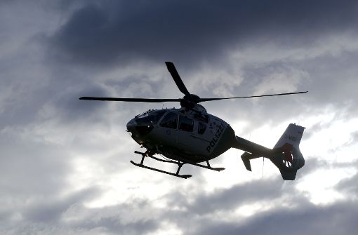 Mit einem Hubschrauber hat die Polizei im Landkreis Ludwigsburg nach einem flüchtigen Mann gesucht. Foto: dapd