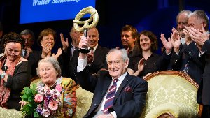 Feierte seinen 90. Geburtstag in der Komödie am Marquart in Stuttgart: Walter Schultheiß. Mit dabei waren neben seiner Frau Trudel Wulle auch ... Foto: www.7aktuell.de | Oskar Eyb