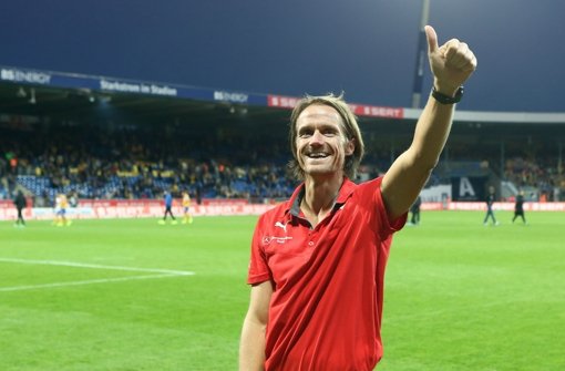 Thomas Schneider soll seinen Trainerjob beim VfB vorerst noch behalten können. Foto: Pressefoto Baumann