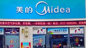 Ein Midea-Geschäft in Yichang, einer Großstadt im Westen der chinesischen Provinz Hubei. Der Midea-Konzern  will  seinen Anteil an Kuka  auf mindestens 30 Prozent aufstocken. Foto: dpa